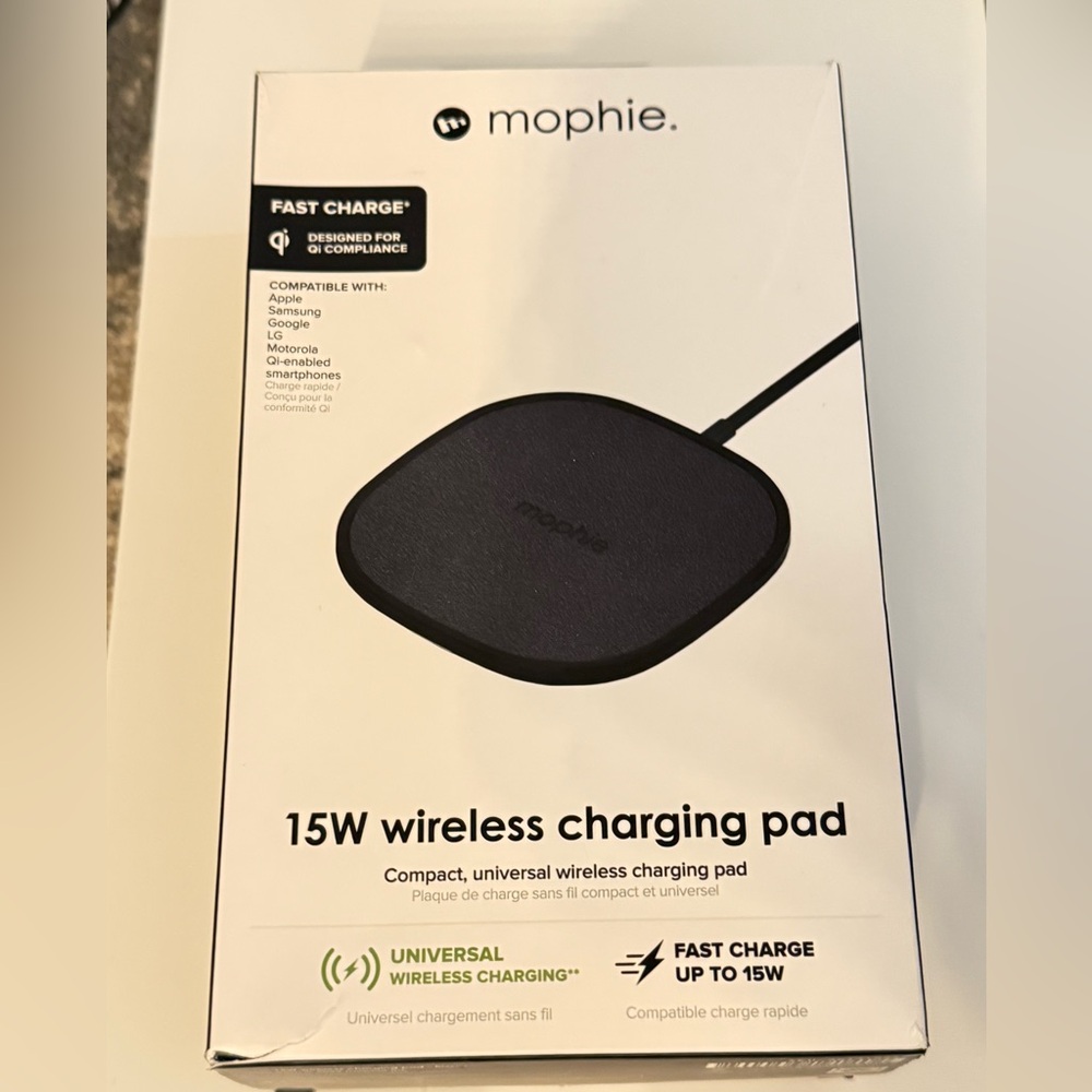 MOPHIE 15W Universal Wireless Compact Charging Pad